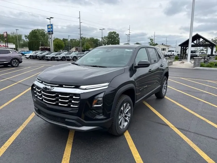 2026 Chevrolet Equinox LT photo 1