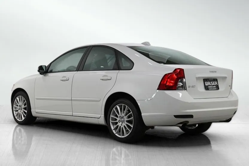 2008 Volvo S40 T5 AWD photo 1
