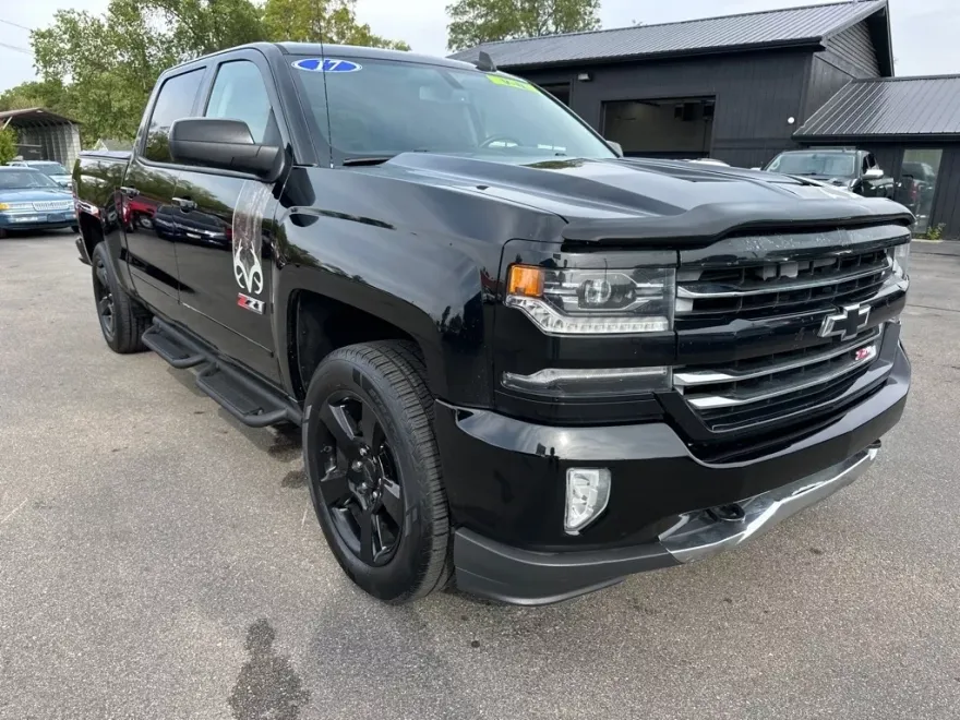 2017 Chevrolet Silverado 1500 LTZ photo 1