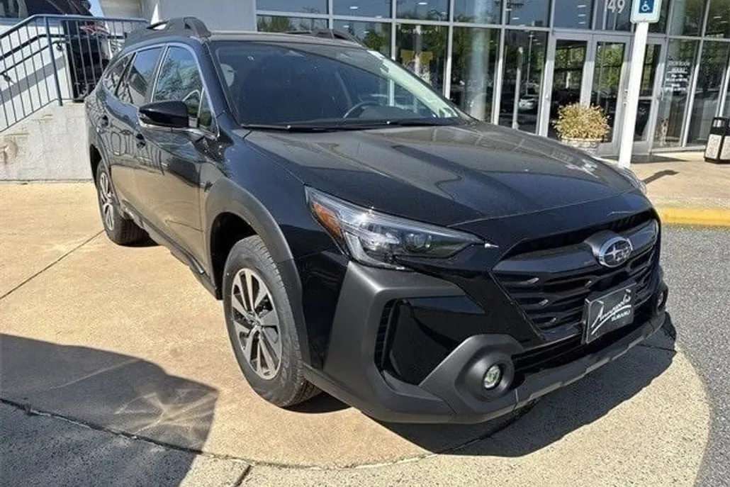 2025 Subaru Outback Premium photo 1