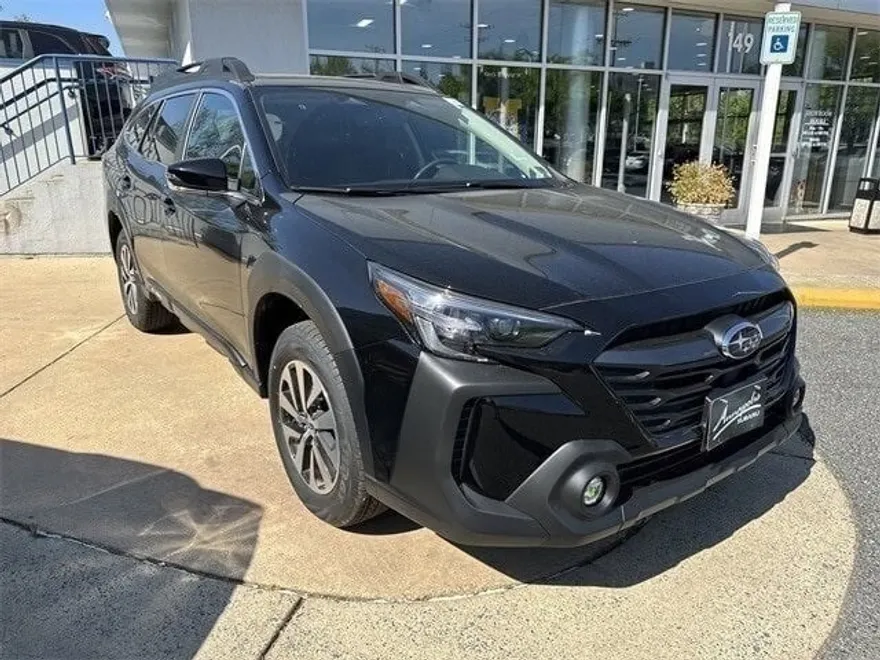 2025 Subaru Outback Premium photo 1