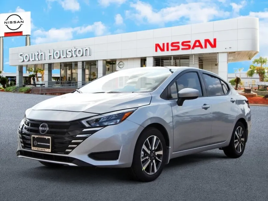 2025 Nissan Versa 1.6 SV photo 1
