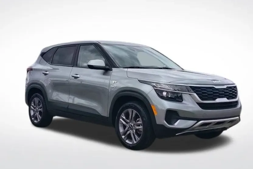 2023 Kia Seltos LX photo 1