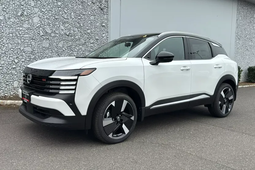 2026 Nissan Kicks SR photo 1