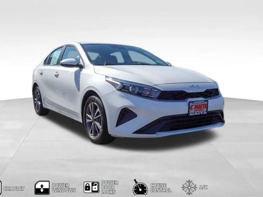 2022 Kia Forte LXS photo 1