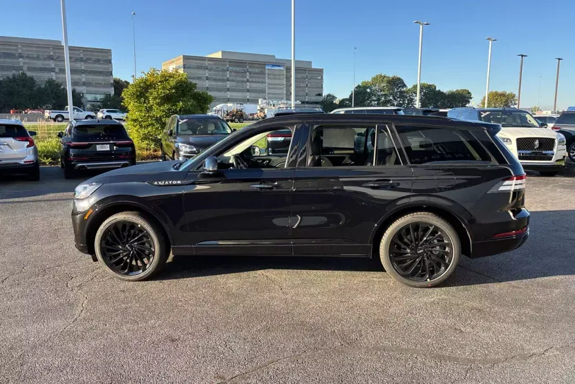 2025 Lincoln Aviator Reserve photo 1