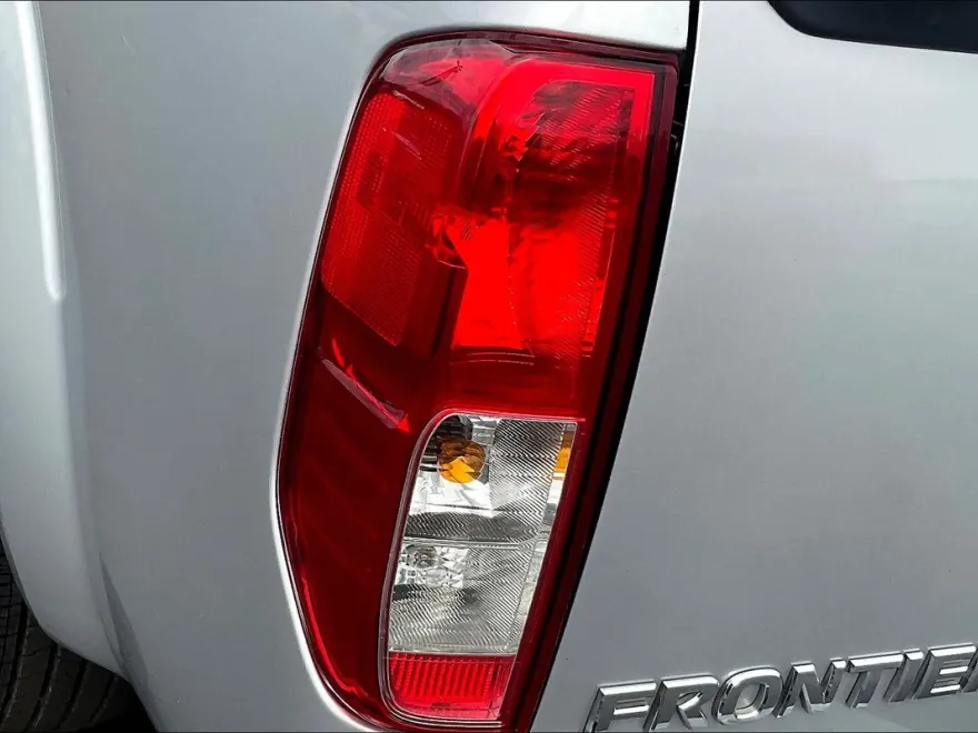 2017 Nissan Frontier SV photo 30