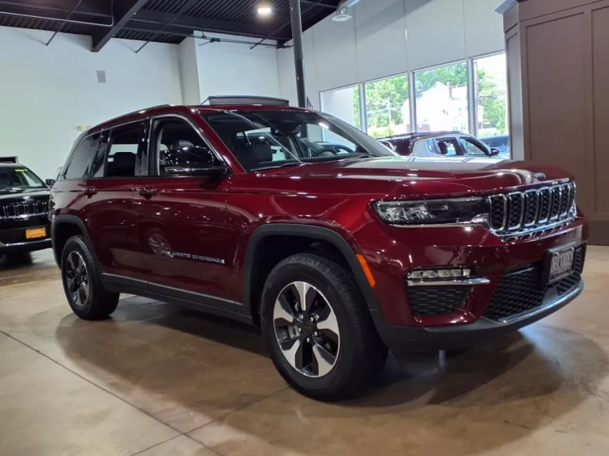 2023 Jeep Grand Cherokee 4xe photo 1