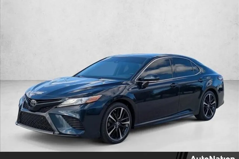 2018 Toyota Camry XSE photo 1