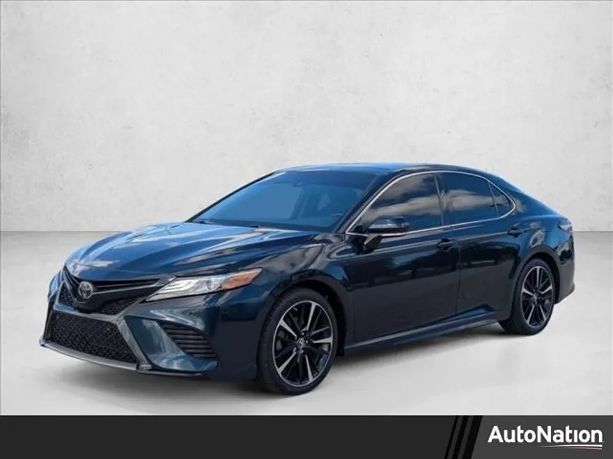 2018 Toyota Camry XSE photo 1
