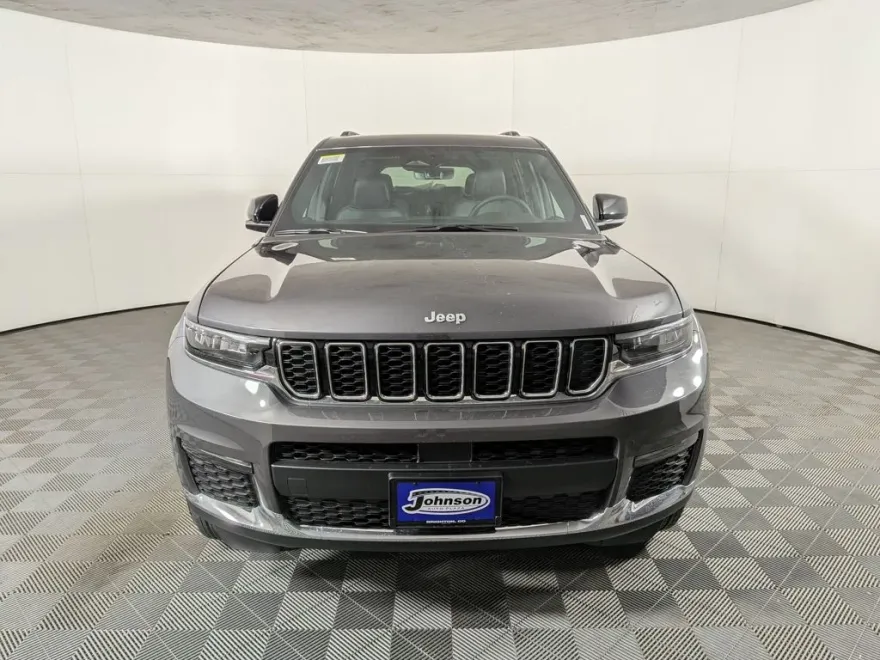 2025 Jeep Grand Cherokee Limited photo 1