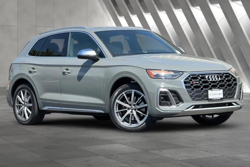 2022 Audi SQ5 Premium photo 1
