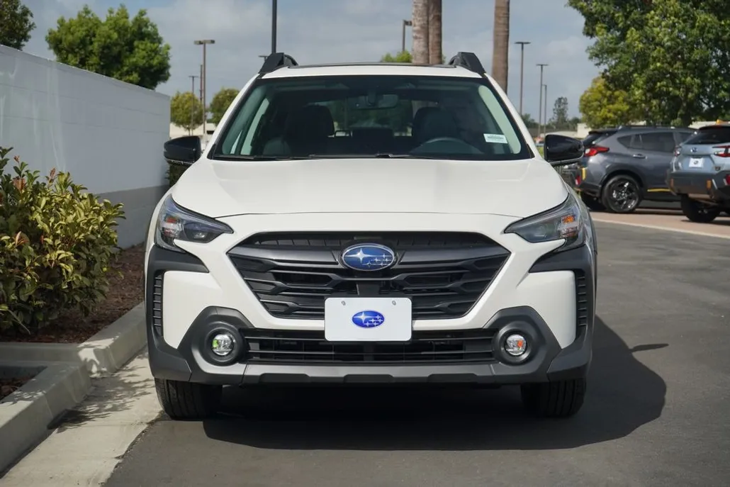 2025 Subaru Outback Premium photo 1
