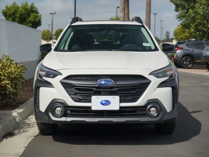 2025 Subaru Outback Premium photo 1