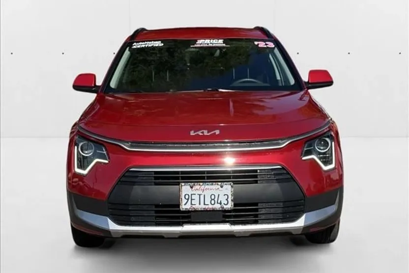 2023 Kia Niro EX photo 1