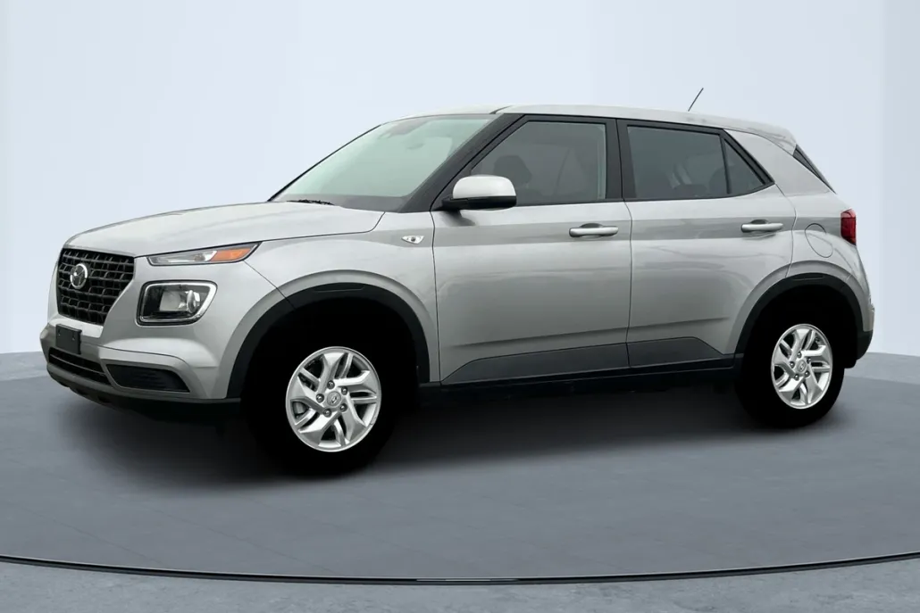 2025 Hyundai Venue SE photo 1
