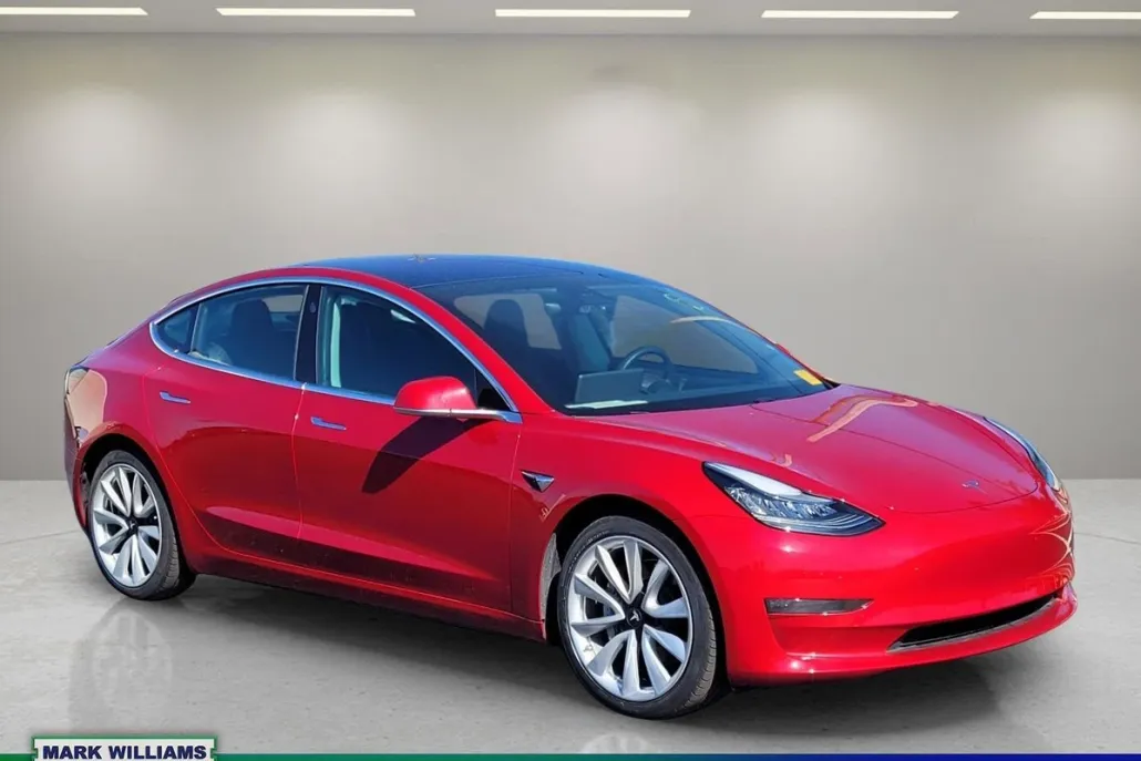 2018 Tesla Model 3 Long Range photo 1
