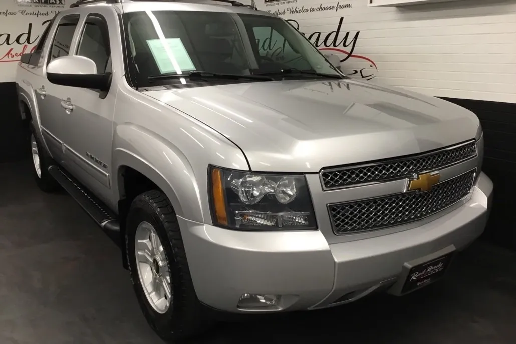 2012 Chevrolet Avalanche LT photo 1