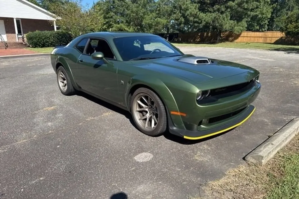 2023 Dodge Challenger R/T Scat Pack Widebody photo 1