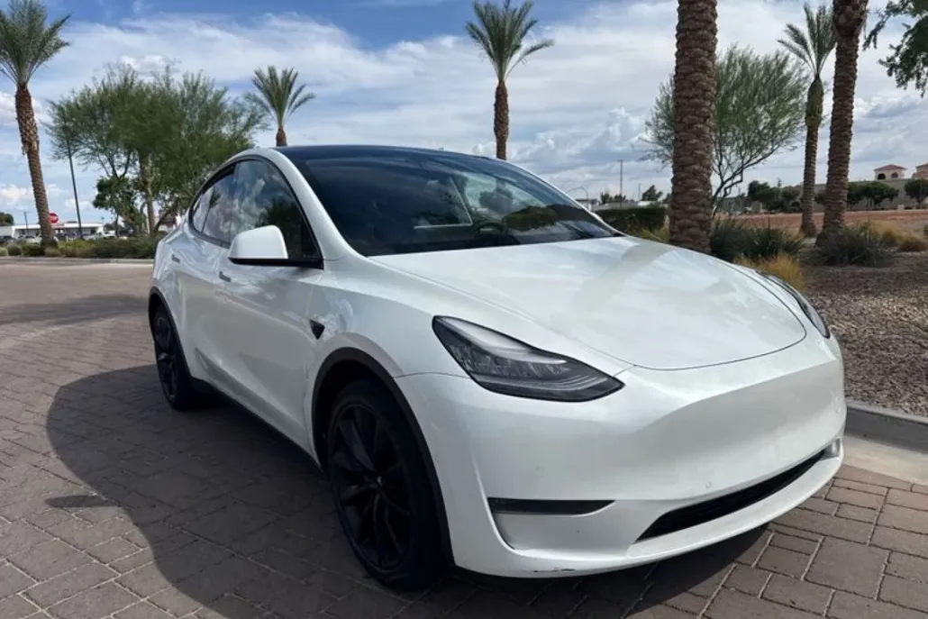 2020 Tesla Model Y Long Range photo 1