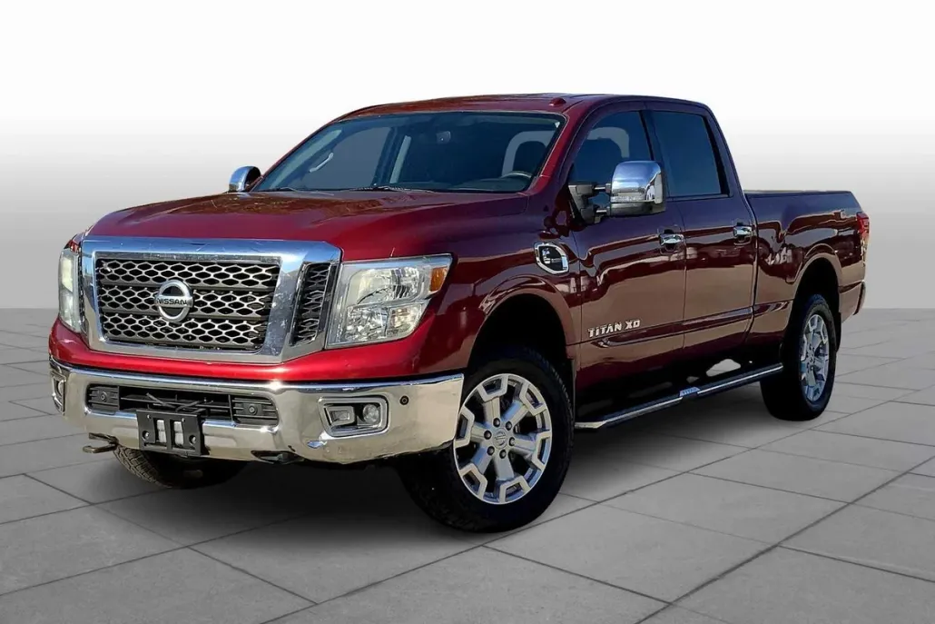 2016 Nissan Titan SV photo 1