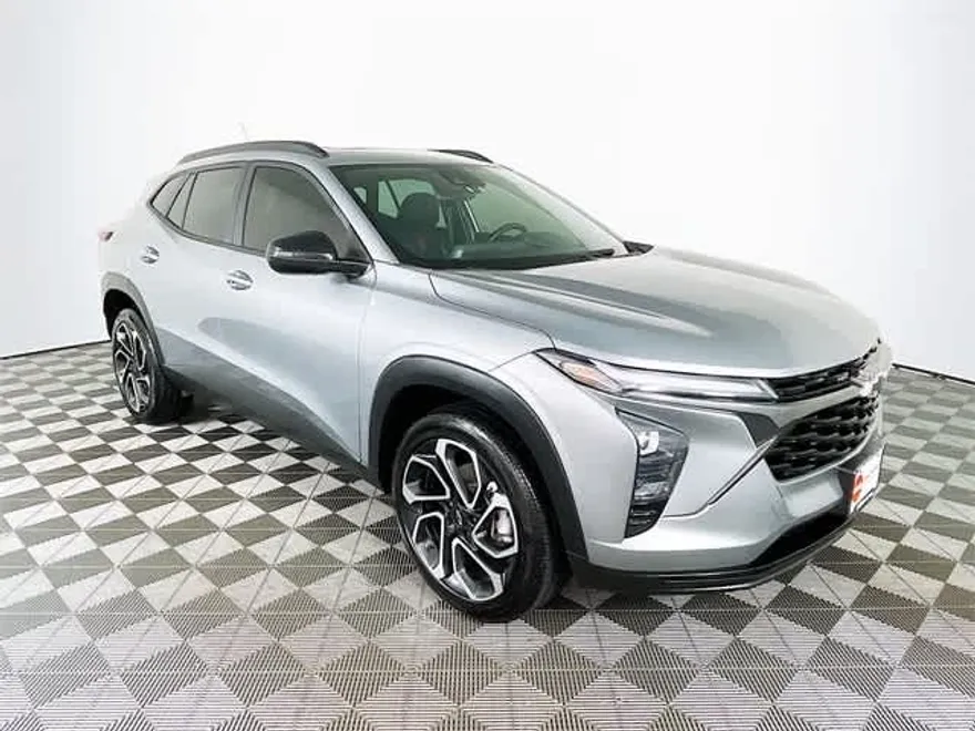 2024 Chevrolet Trax photo 1