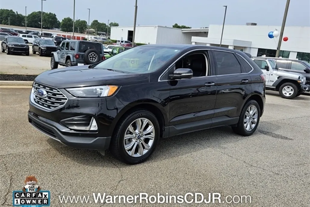 2022 Ford Edge Titanium photo 1