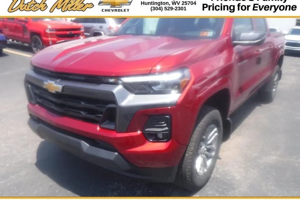 2025 Chevrolet Colorado Work Truck LT photo 1