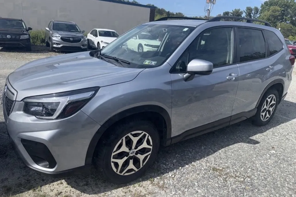 2021 Subaru Forester Premium photo 1