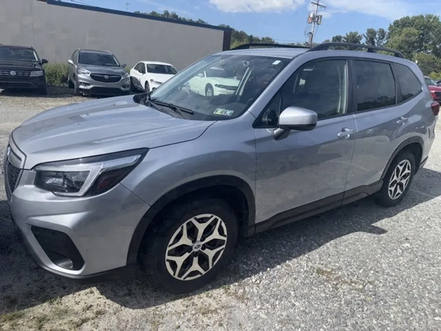 2021 Subaru Forester Premium photo 1