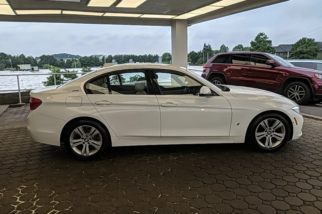 2017 Bmw 330e 3-Series photo 1