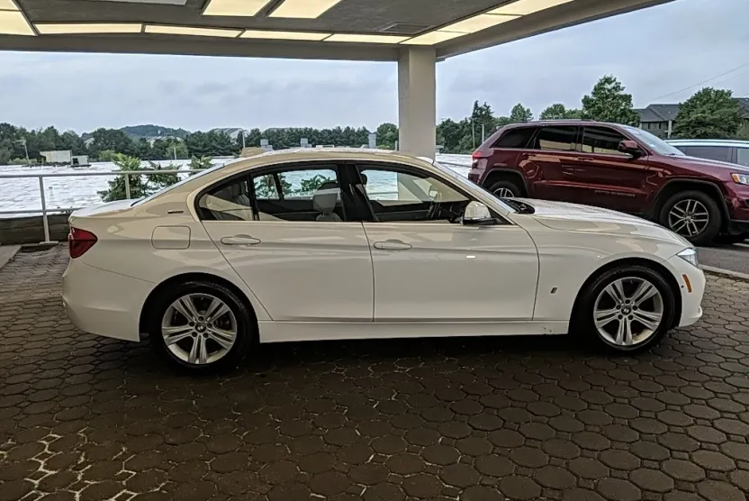 2017 Bmw 330e 3-Series photo 1