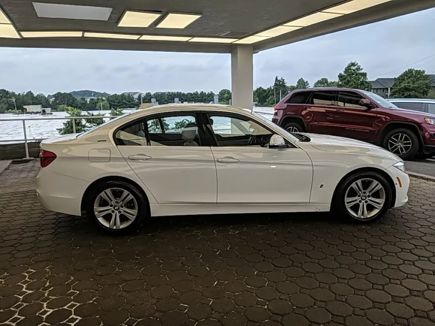 2017 Bmw 330e 3-Series photo 1