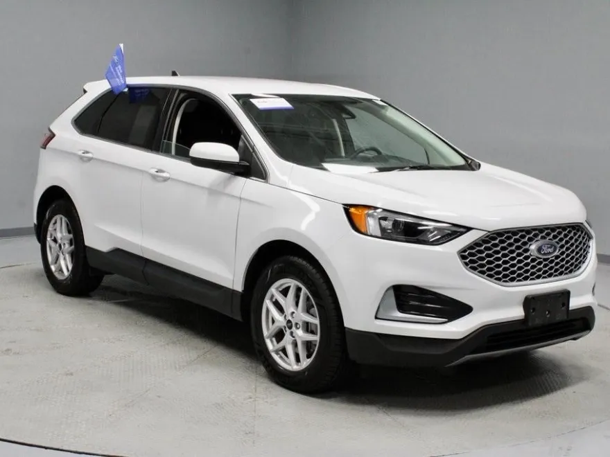 2024 Ford Edge SEL photo 1