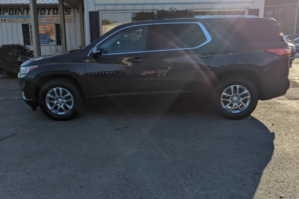 2018 Chevrolet Traverse Cloth 1LT photo 1