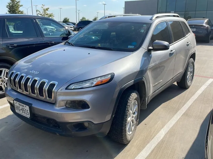 2016 Jeep Cherokee Latitude photo 1