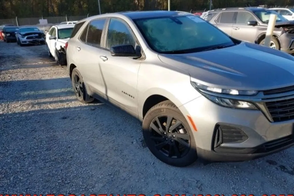 2023 Chevrolet Equinox LS photo 1