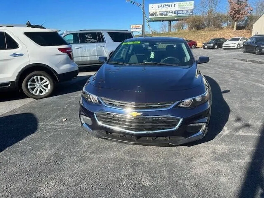 2017 Chevrolet Malibu photo 1