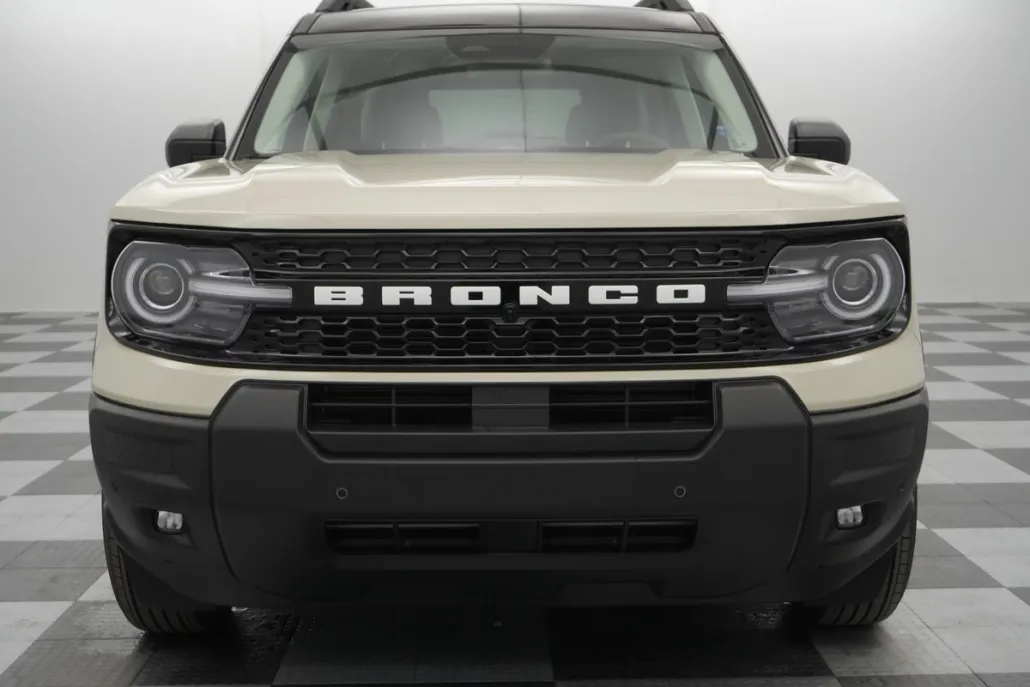 2025 Ford Bronco Sport Outer Banks photo 1