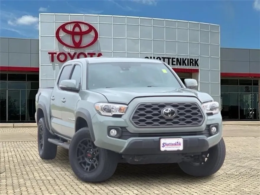 2022 Toyota Tacoma TRD Off-Road photo 1