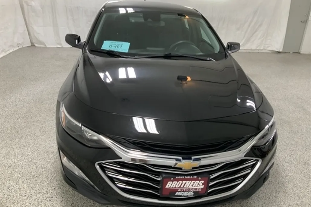 2023 Chevrolet Malibu 1LT photo 1