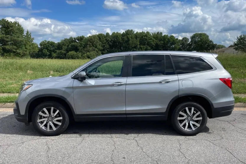 2020 Honda Pilot EX photo 1
