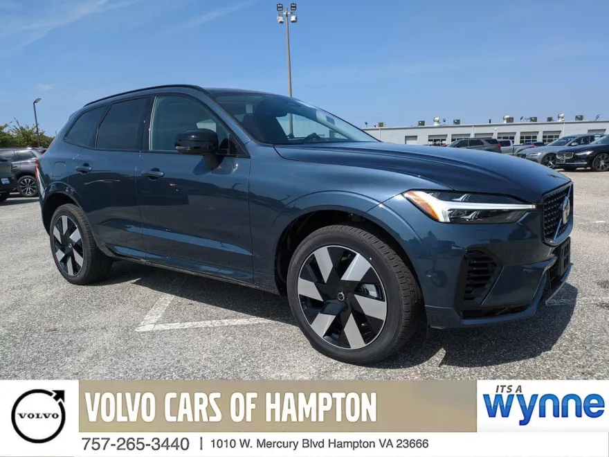 2025 Volvo XC60 Hybrid T8 Plus photo 1