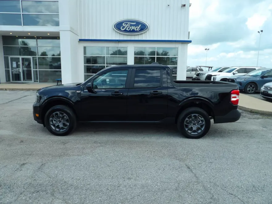2025 Ford Maverick XLT photo 1