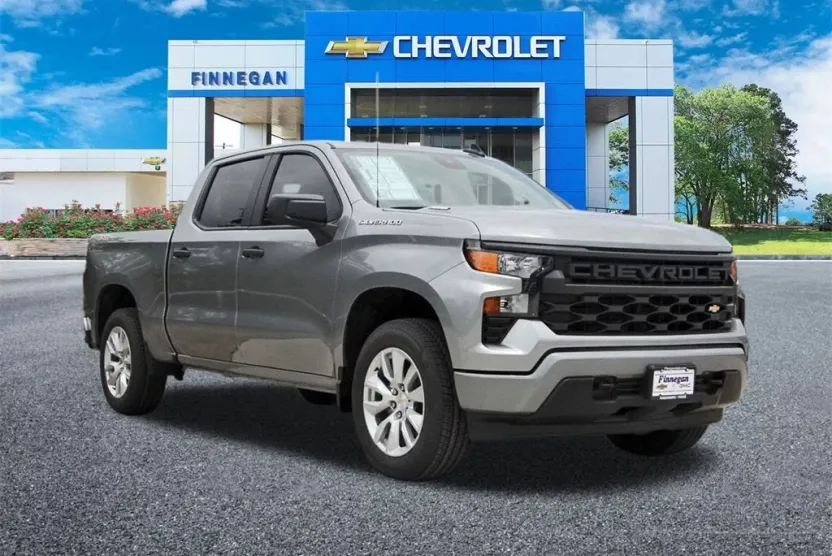 2025 Chevrolet Silverado 1500 Custom photo 1