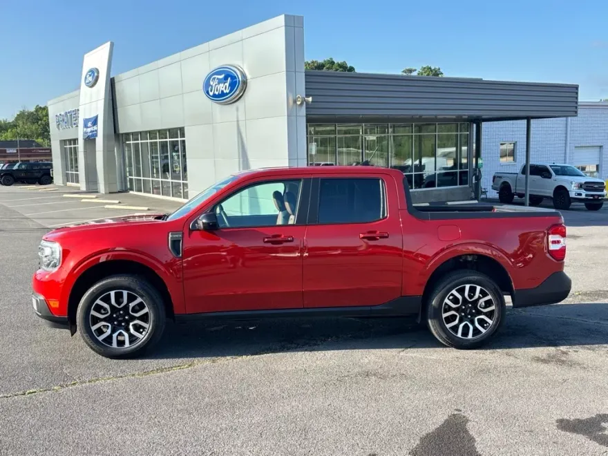 2024 Ford Maverick Lariat photo 1