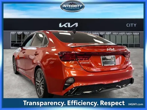 2023 Kia Forte GT-Line photo 4