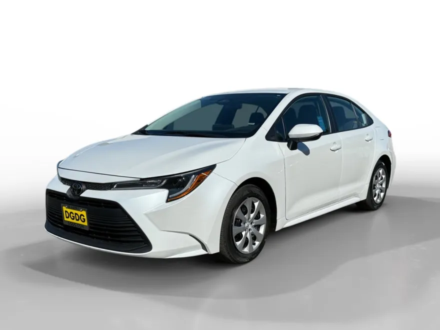 2024 Toyota Corolla LE photo 1