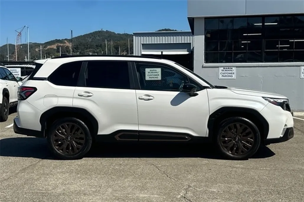 2025 Subaru Forester Sport photo 1
