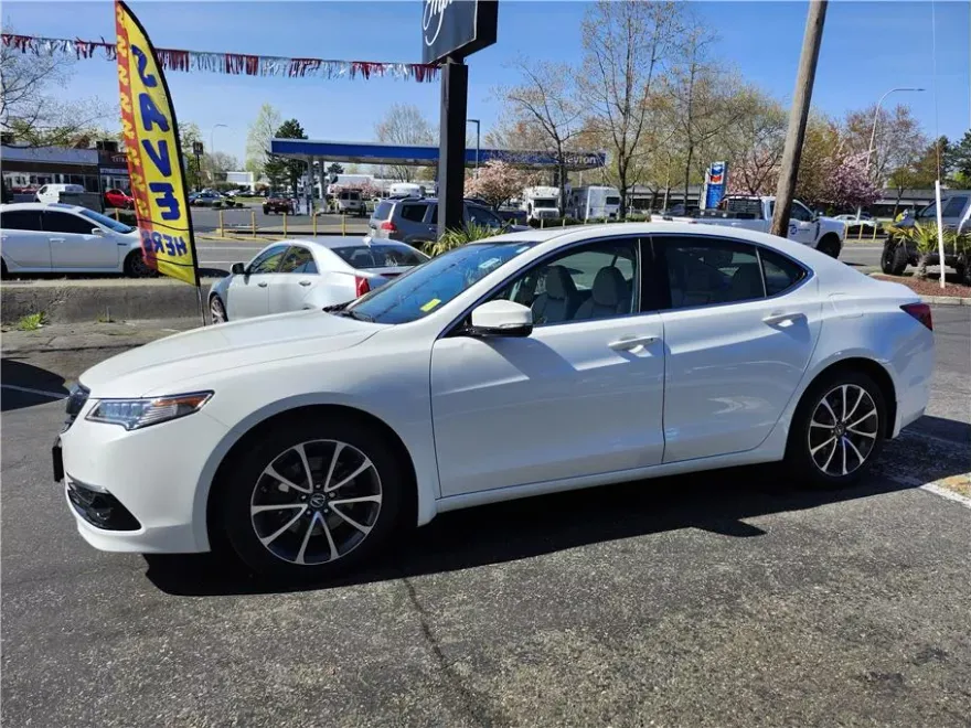 2015 Acura TLX SH-AWD Advance photo 1